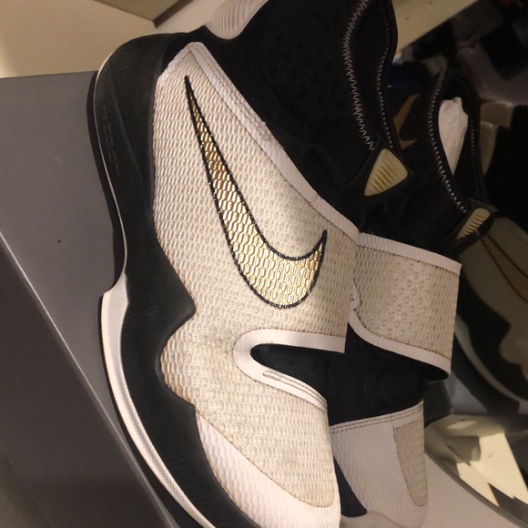 Nike Zoom - hightop bball shoes. - Picture 3 of 11